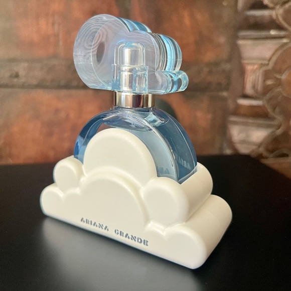 NWT Ariana Grande Cloud Eau De Parfum Spray for Women 1 oz/30 ml~No Box - Picture 1 of 8